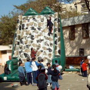 קיר טיפוס ל 2 משתתפים, אורך 5 מ', רוחב 4 מ', גובה 6 מ', משקל (120) ק"ג, מקט IN 80010231 - Inflatable Climbing Wall for 2 Participants, Length 5 m, Width 4 m, Height 6 m, Weight 120 kg, Catalog No. IN 80010231